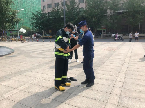 东直门街道消防技能大练兵活动